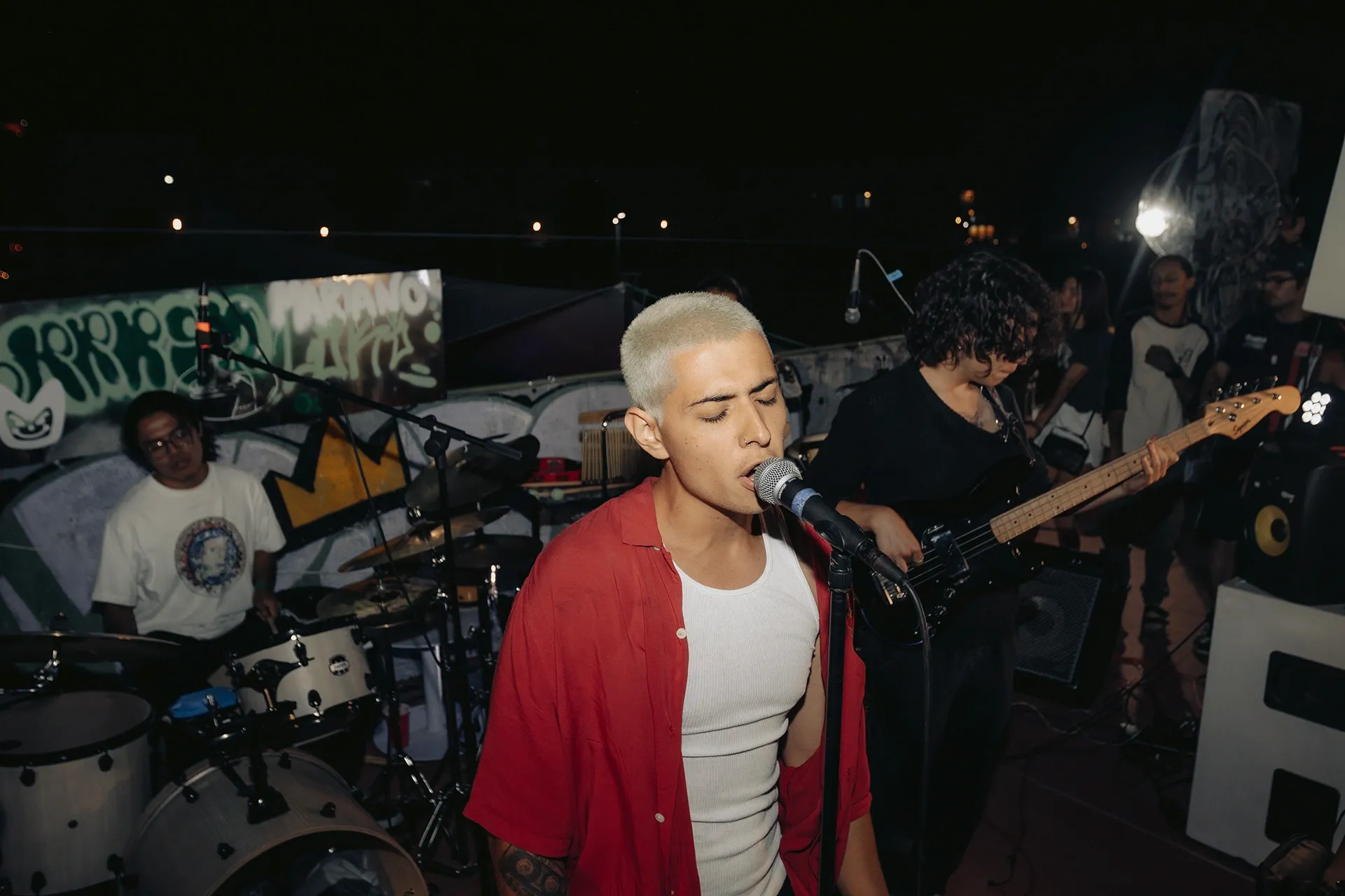 Microfono y graffiti